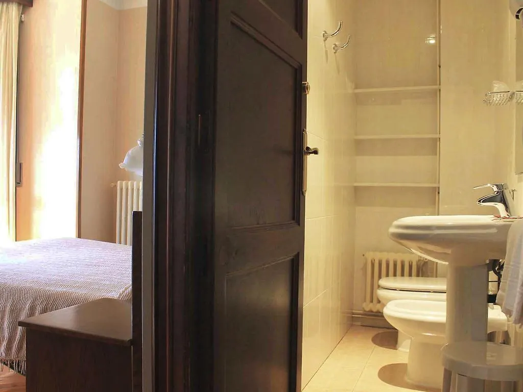 Hostal Rita Belvedere Puigcerda 2*,