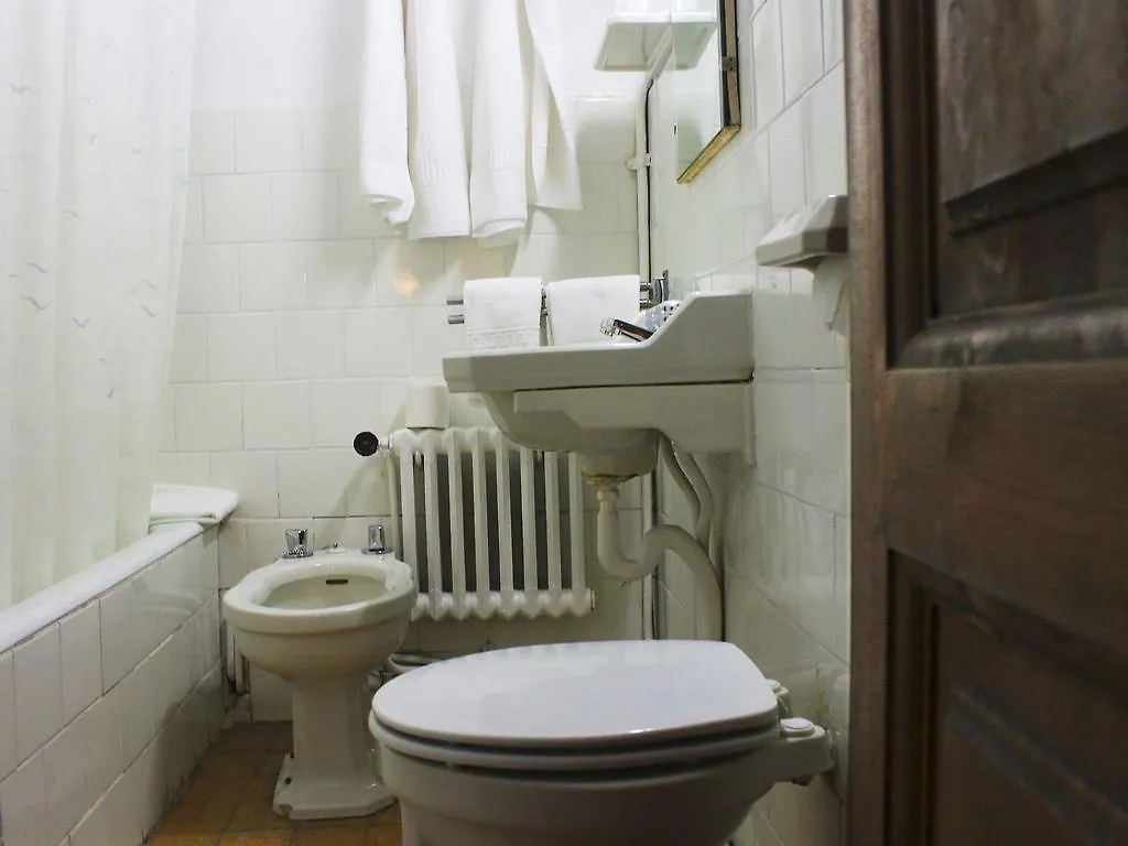 Hostal Rita Belvedere Puigcerdà 2*,